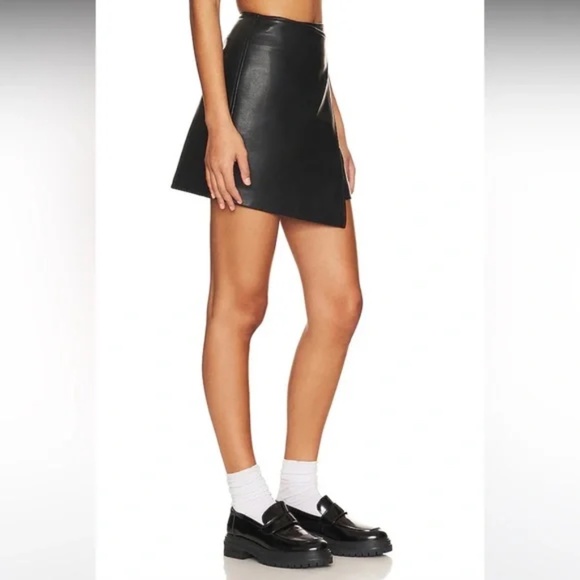 BlankNYC Asymmetric Faux Leather Skirt - size 24- NEW - Picture 3 of 4